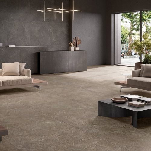Carrelage-pierre-en-gres-cerame-coloris-dark-au-mur-et-taupe-au-sol-serie-Contempura-magasin-Porto-Venere-a-Montpellier-34