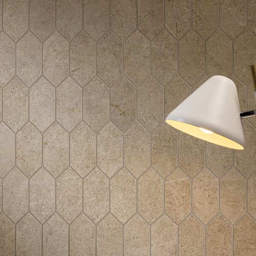 Idee-amenagement-interieur-carrelage-mural-mosaique-losange-sable-Contempura-Sand-proche-de-Saint-clement-de-riviere-34